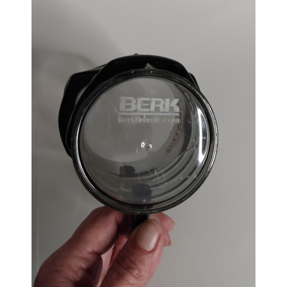 Berk Pirates Voyage Dinner & Show - Set of 2 Halloween Plastic Grey Skull Mugs - Picture 5 of 5